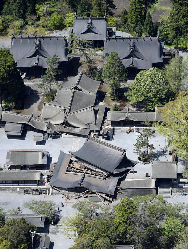 Серия мощных землетрясений в Японии: растет число жертв