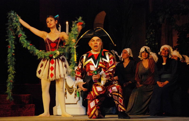 Смех сквозь слезы: "Паяцы" на сцене Театра оперы и балета