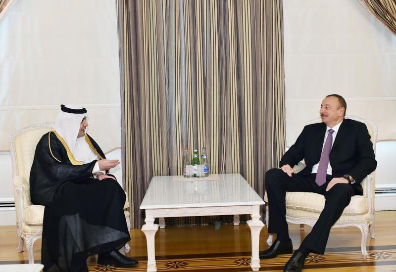 Президент Ильхам Алиев принял экс-премьера Франции и министра культуры и информации Саудовской Аравии
