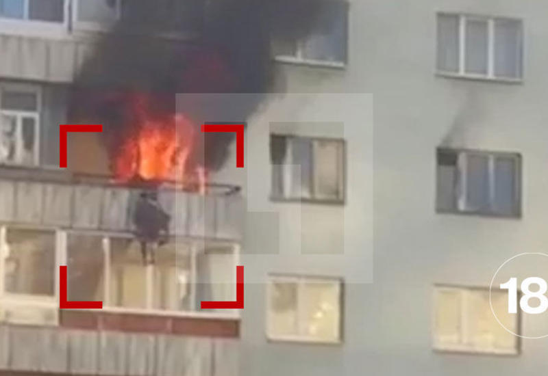 Мужчина сорвался с 8-го этажа горящей квартиры в Екатеринбурге