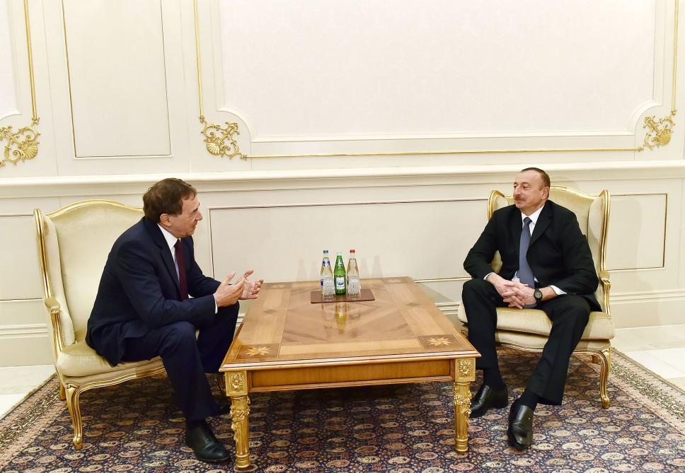 Президент Ильхам Алиев принял генерального секретаря Социалистического интернационала