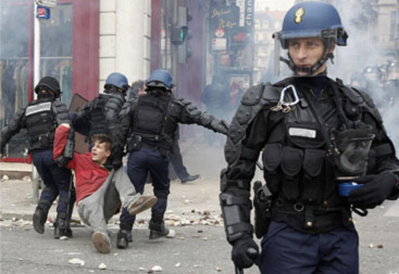 Протесты во Франции привели к массовым беспорядкам