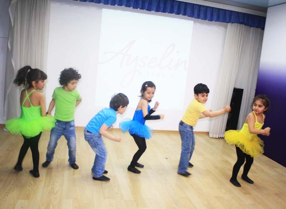 В Баку отметили Международный день танца