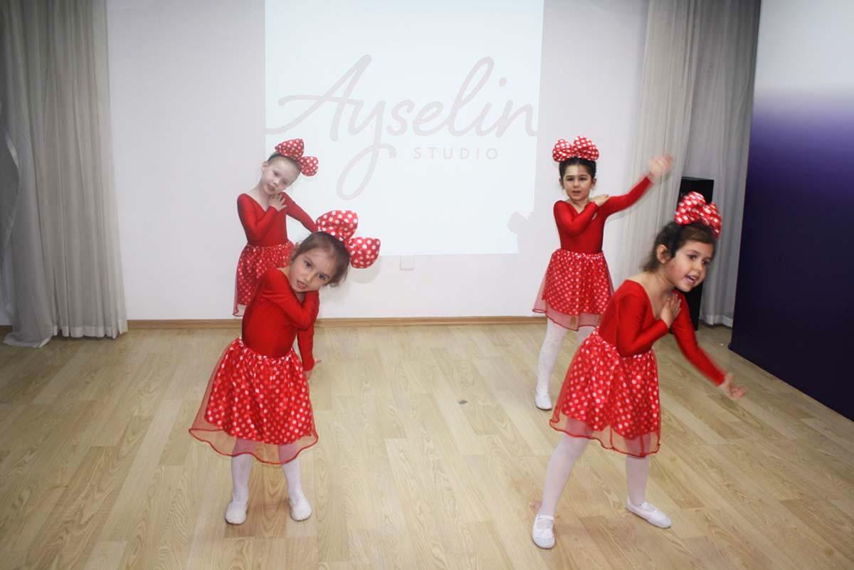 В Баку отметили Международный день танца