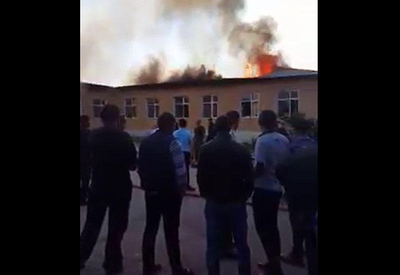 В Азербайджане в школе произошел пожар
