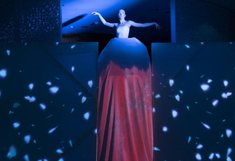AVENUE представил самые роскошные платья в цифровом формате