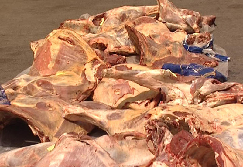 В Баку пытались продать тонну опасного для здоровья мяса