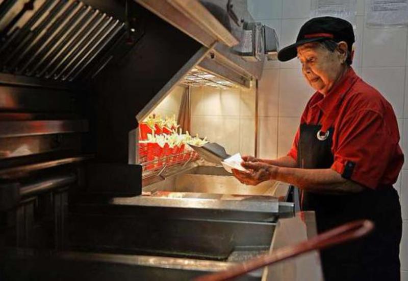 Найден самый пожилой сотрудник McDonald's