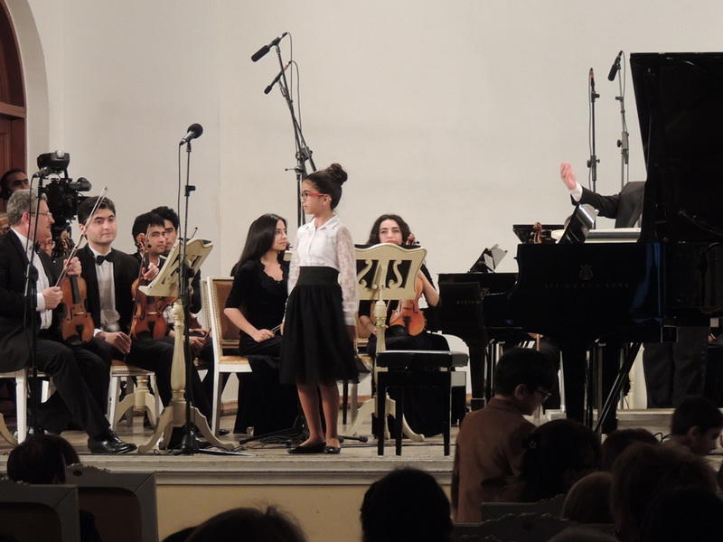 Таланты школы имени Тофика Гулиева блеснули на сцене Филармонии