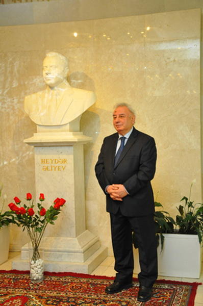 Во Дворце Гейдара Алиева прошло мероприятие, посвященное 93-й годовщине со дня рождения Общенационального лидера Гейдара Алиева