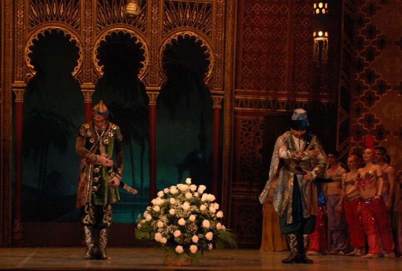 Царственное прощание Камиллы Гусейновой со сценой