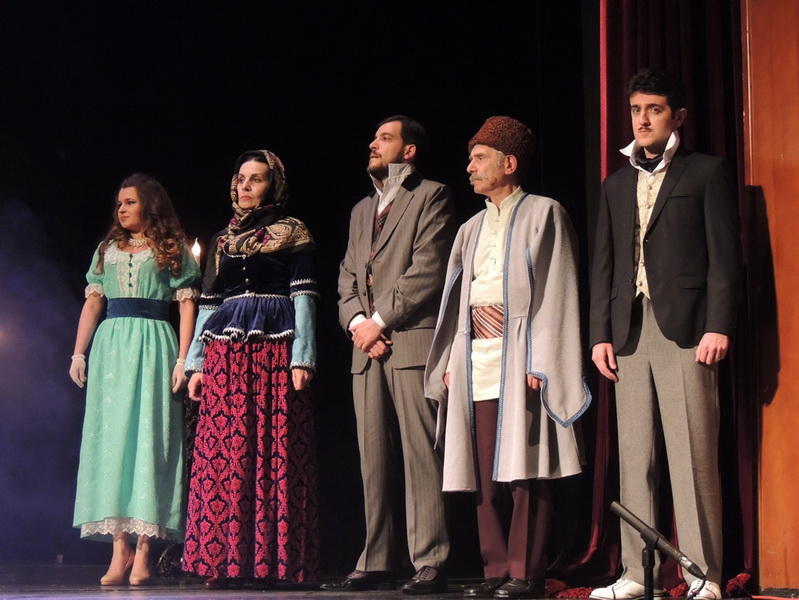Жизнь Араблинского глазами Ираны Таги-заде: шумная премьера в Русской драме