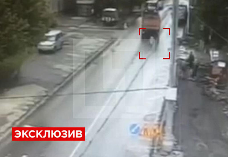 В Москве грузовик дорожных служб насмерть сбил пенсионерку