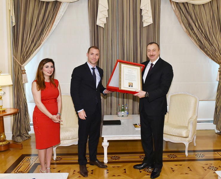 Президенту Ильхаму Алиеву вручена премия "Человек года в мире"
