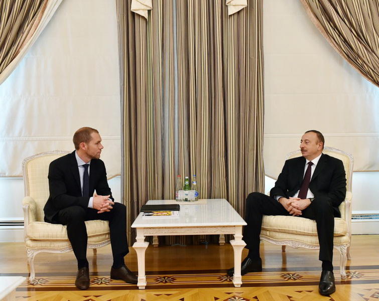 Президенту Ильхаму Алиеву вручена премия "Человек года в мире"