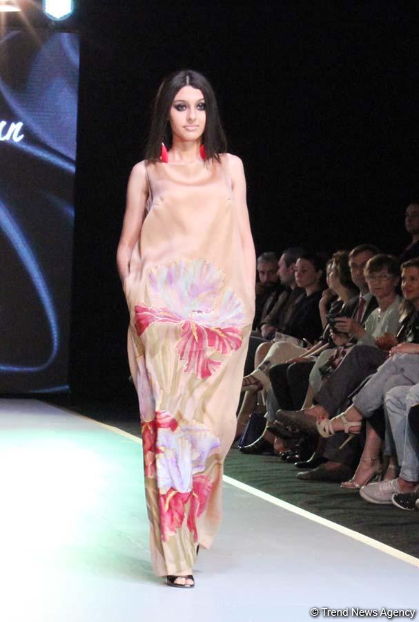 Гюльнара Халилова стала главной моделью дефиле Khafiz Khan на Azerbaijan Fashion Week