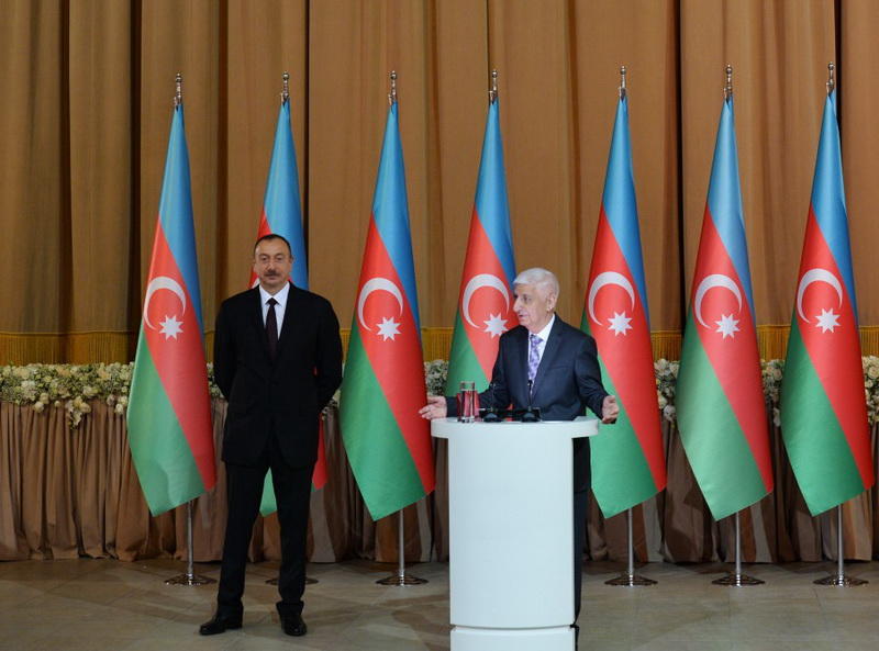 Президент Ильхам Алиев принял участие в официальном приеме по случаю Дня Республики
