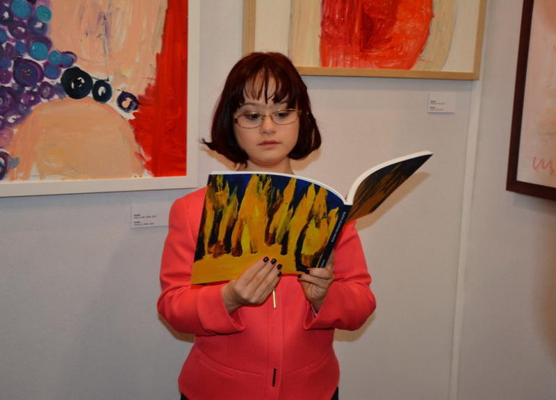 В Лувре открылась персональная выставка талантливой молодой художницы Марьям Алекберли