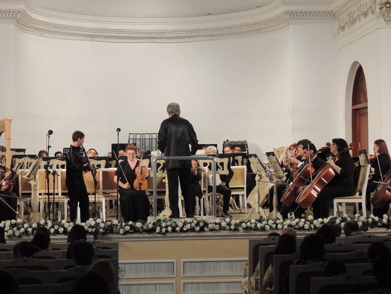 Юные музыканты выступили с концертом в честь Дня Республики на сцене Филармонии