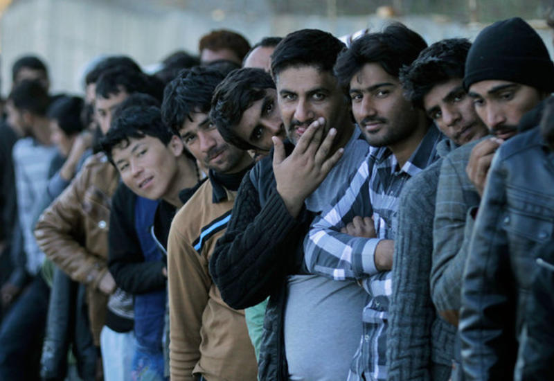 Азербайджан принял десятки иностранных беженцев