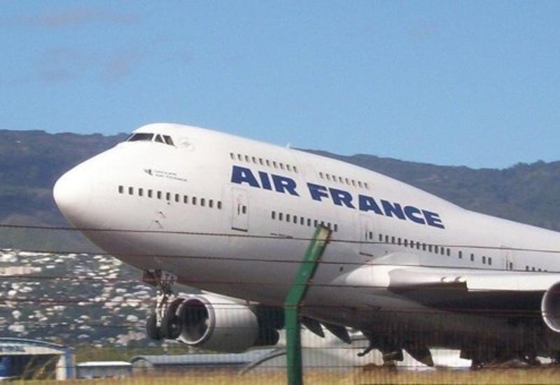 Самолет авиакомпании Air France совершил экстренную посадку в Риге