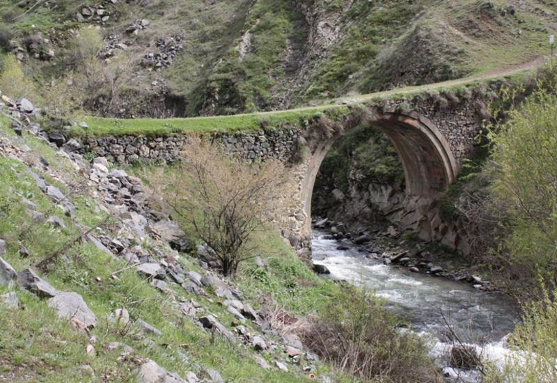 Армения пытается заблокировать реку, текущую в Азербайджан