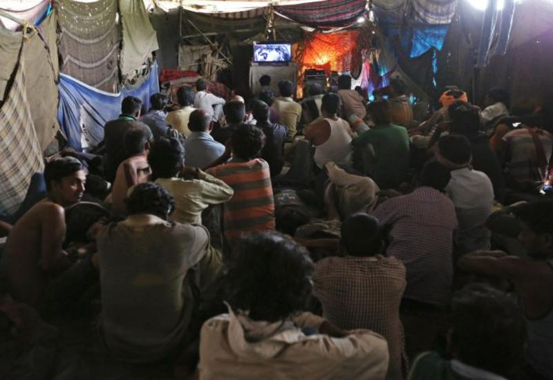 Кинотеатр под мостом – спасение для бедных Индии