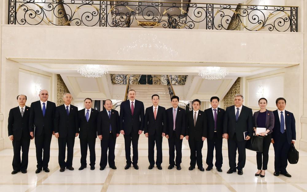 Президент Ильхам Алиев принял первого заместителя председателя Госсовета Китая