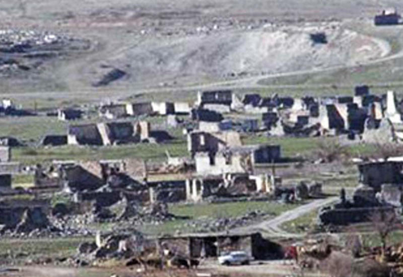 "Карабахский клан" держит в заложниках 40 тысяч человек