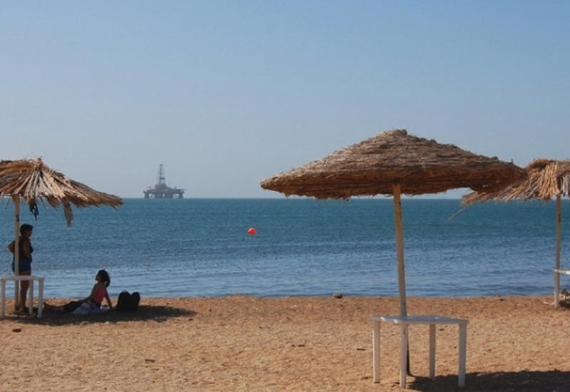 Названы самые безопасные пляжи Абшерона