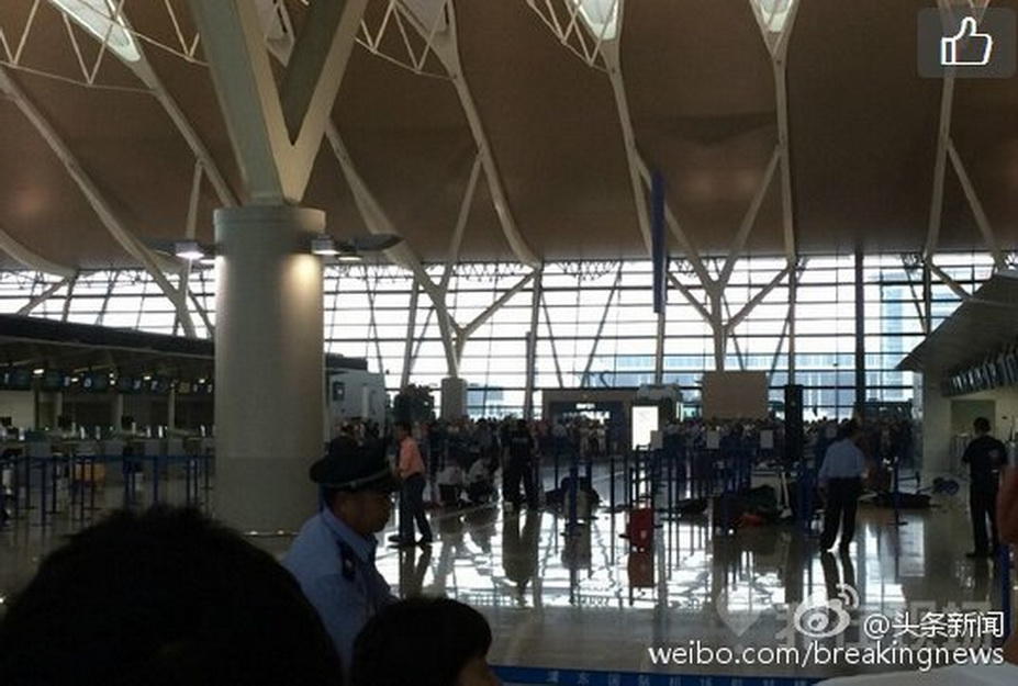 Пересадка в аэропорту шанхая. Аэропорт Шанхай. Пудонг аэропорт. Терминал 1 Шанхай. Аэропорт Pudong Шанхай терминал 1.