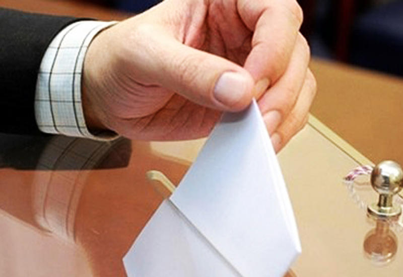 В Тбилиси азербайджанские граждане голосуют на созданном при посольстве участке