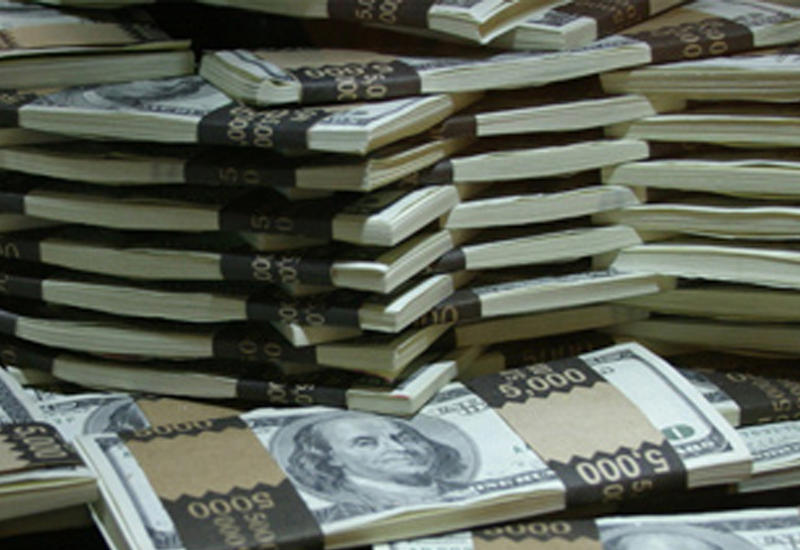 Госнефтефонд продал азербайджанским банкам $4 млрд.