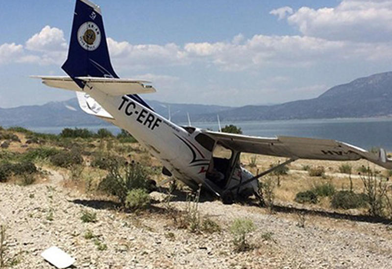 В Турции самолет совершил вынужденную посадку