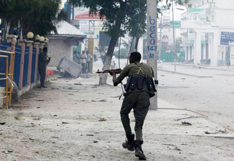 В Сомали террористы напали на отель, есть жертвы