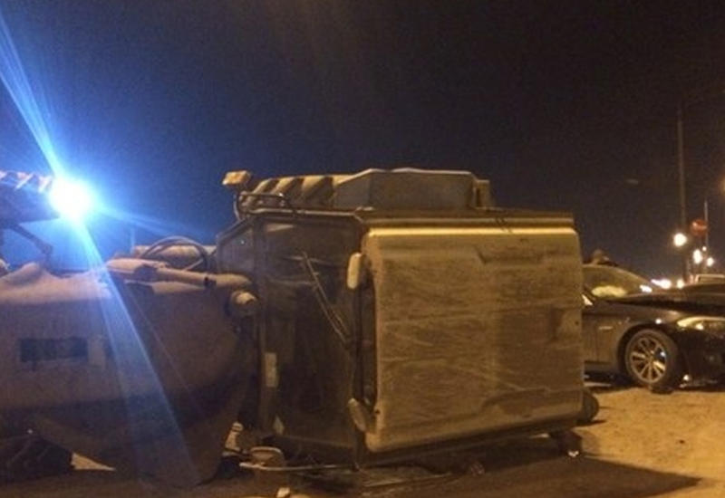 Hyundai с россиянами протаранил трактор и Merсedes в Агсу: 1 погибший, 3 раненых