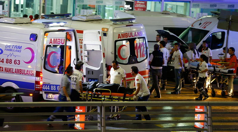 Кровавая ночь в Стамбуле: теракт в аэропорту Ататюрка
