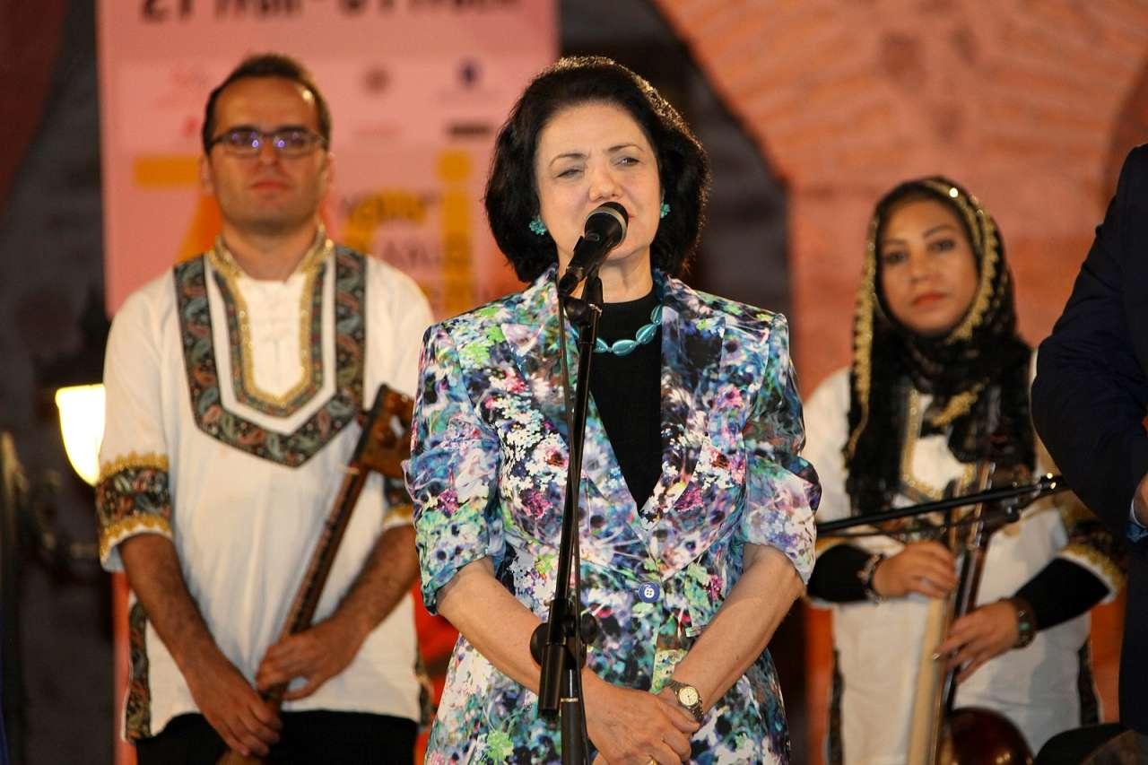 В рамках фестиваля «Шелковый путь» в Шеки выступил иранский ансамбль «Тебриз»