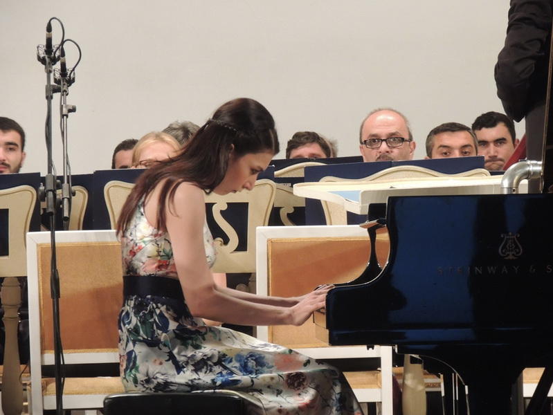 Мурад Ибрагимов и Гюнель Кязымова произвели фурор на сцене Филармонии