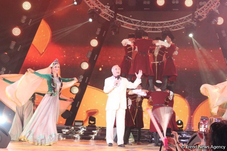 Российские СМИ высоко оценили Международный фестиваль "Жара" в Баку