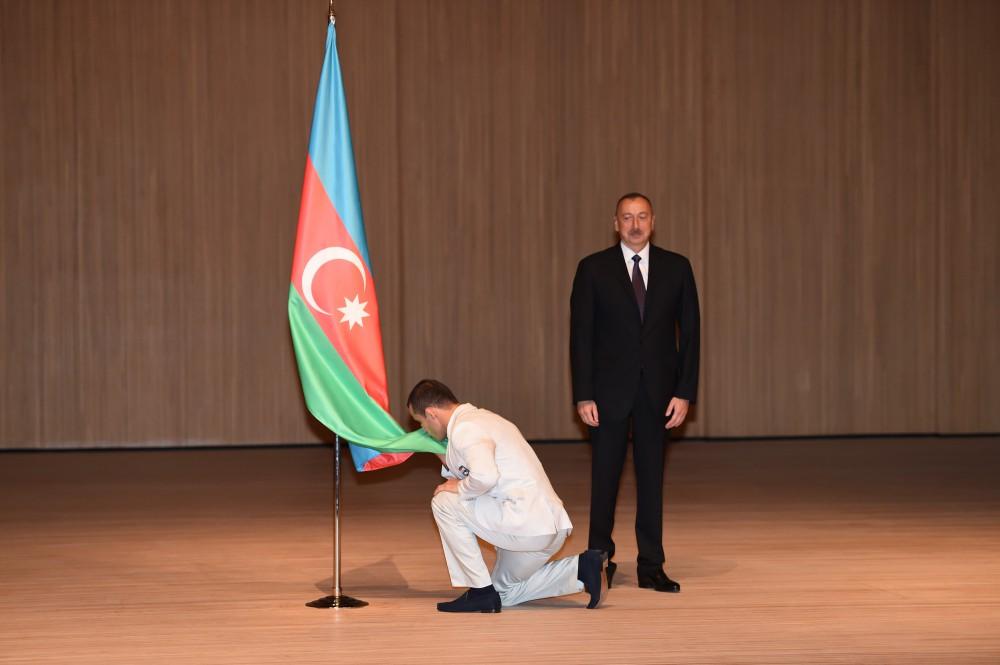 Президент Ильхам Алиев принял участие в проводах азербайджанской делегации на Олимпиаду в Рио-де-Жанейро