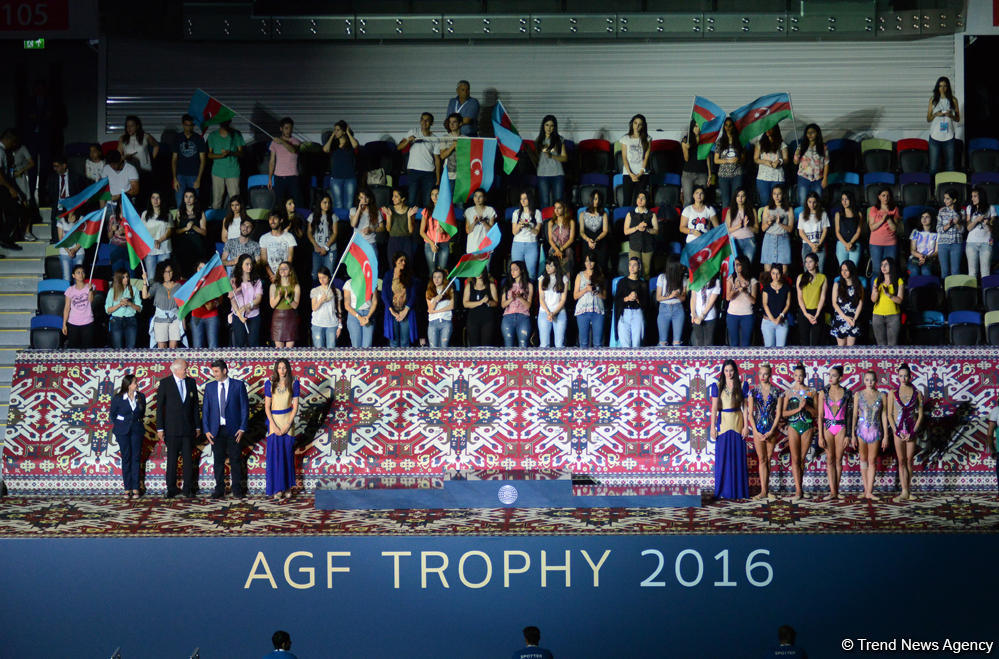 Церемония награждения победителей Кубка мира по художественной гимнастике в упражнениях с обручем и мячом