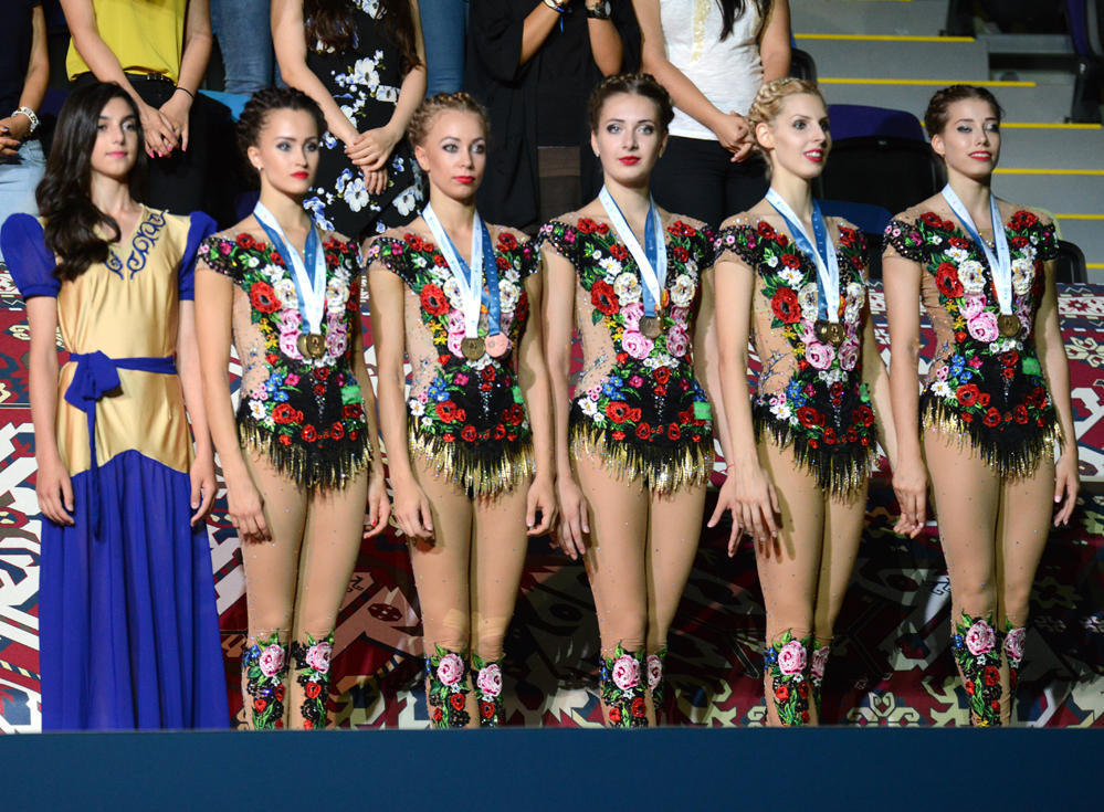 Церемония награждения победителей Кубка мира по художественной гимнастике в групповых упражнениях