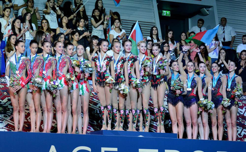 Церемония награждения победителей Кубка мира по художественной гимнастике в групповых упражнениях