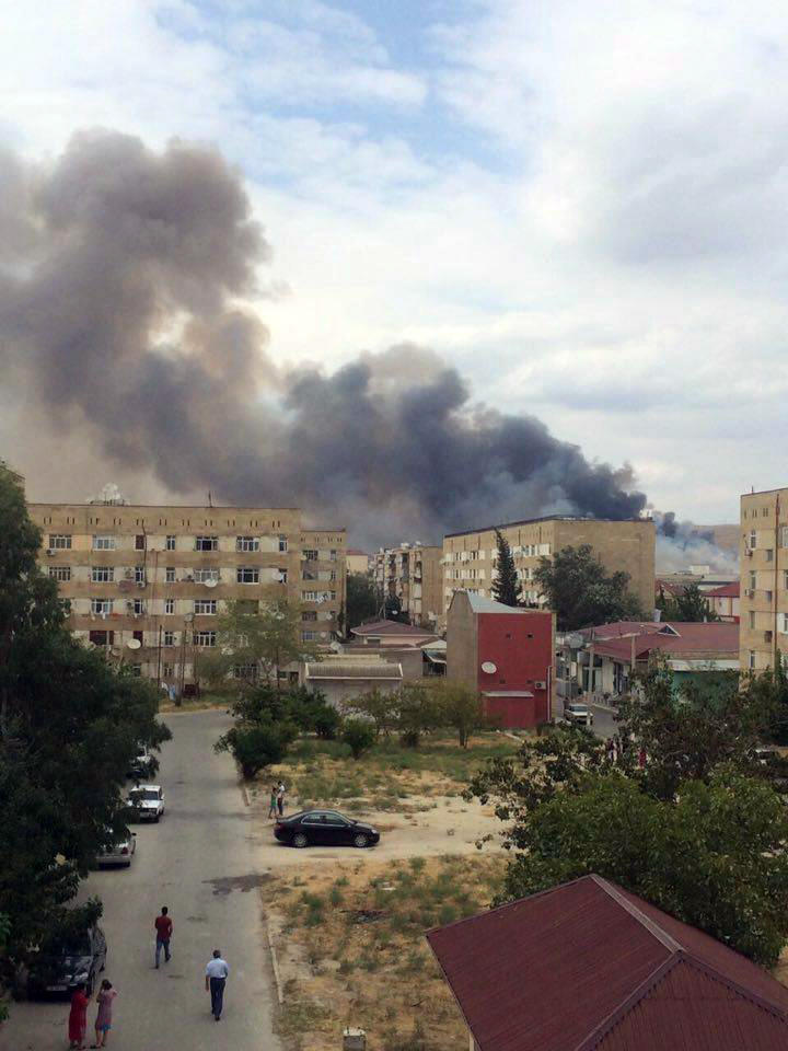 Сильный взрыв на военном заводе в Азербайджане