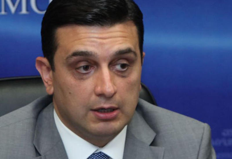 Министру здравоохранения Армении помешали показать себя мужчиной