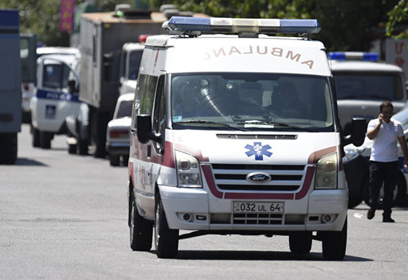 Террористы в Ереване захватили в заложники врачей