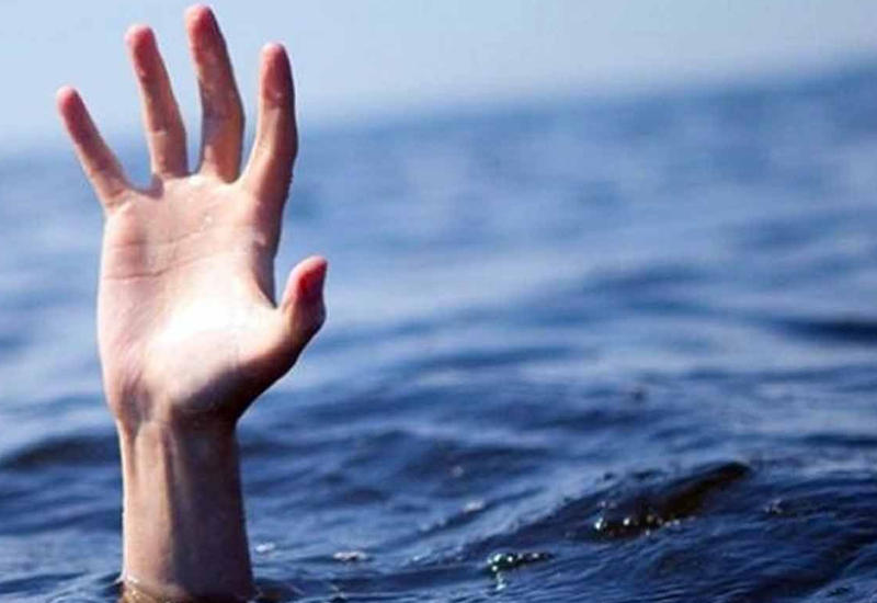 В Каспийском море утонули трое человек