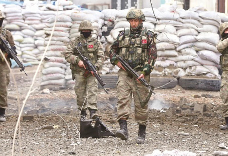Боевики напали на военную базу в Турции