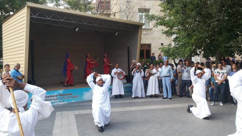 Misirin “Qina” rəqs qrupu Bakıda konsert proqramı ilə çıxış edib